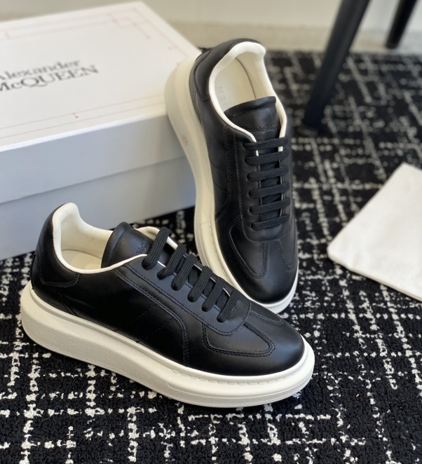 Alexander McQueen Oversized White/Black Drip Sneakers