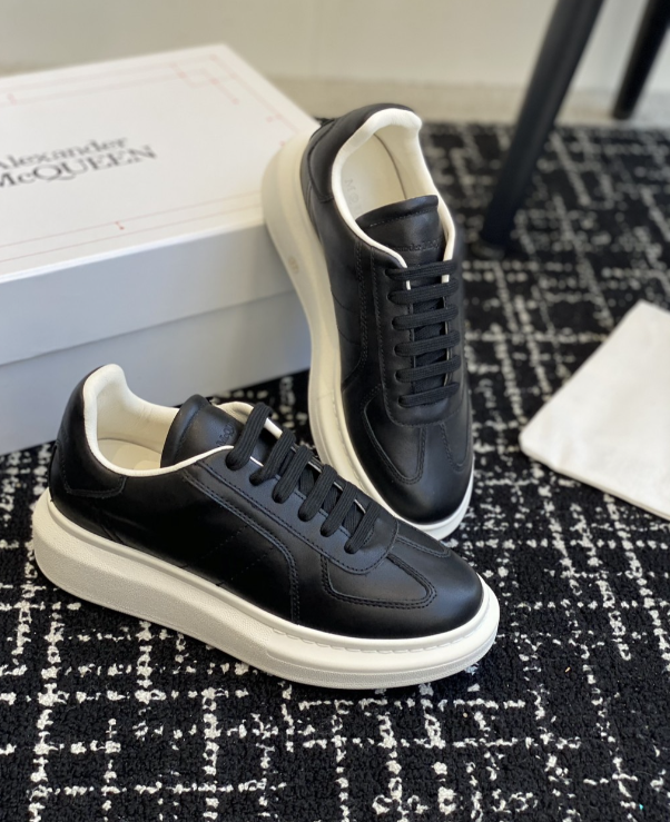 Alexander McQueen Oversized White/Black Drip Sneakers