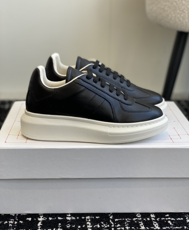 Alexander McQueen Oversized White/Black Drip Sneakers
