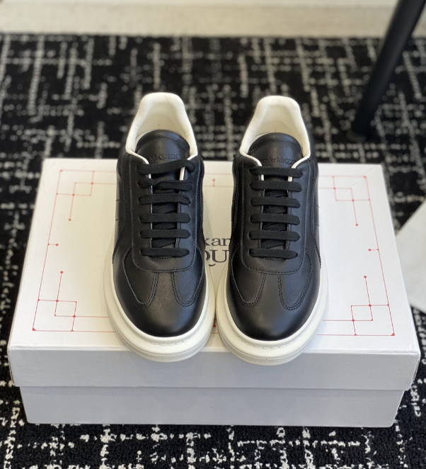 Alexander McQueen Oversized White/Black Drip Sneakers