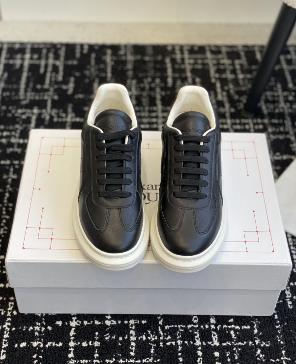 Alexander McQueen Oversized White/Black Drip Sneakers