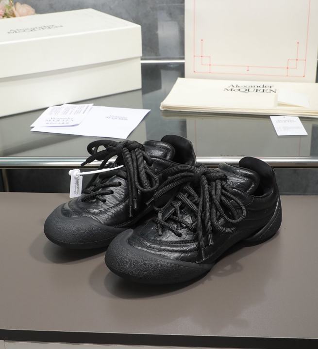 Alexander McQueen Flexion Black Drip Sneakers