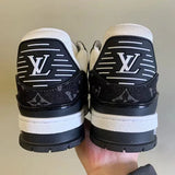 Trainer Black and White