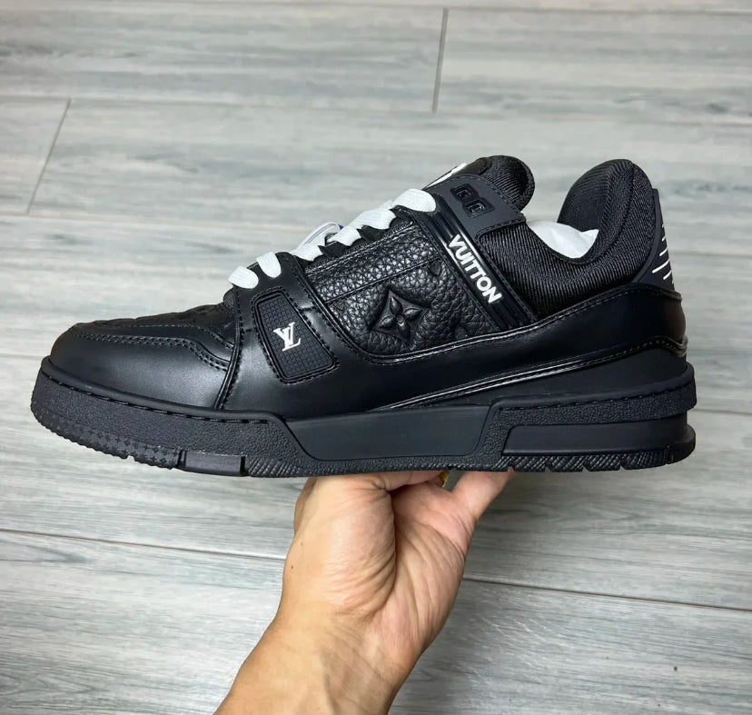 Trainer Black