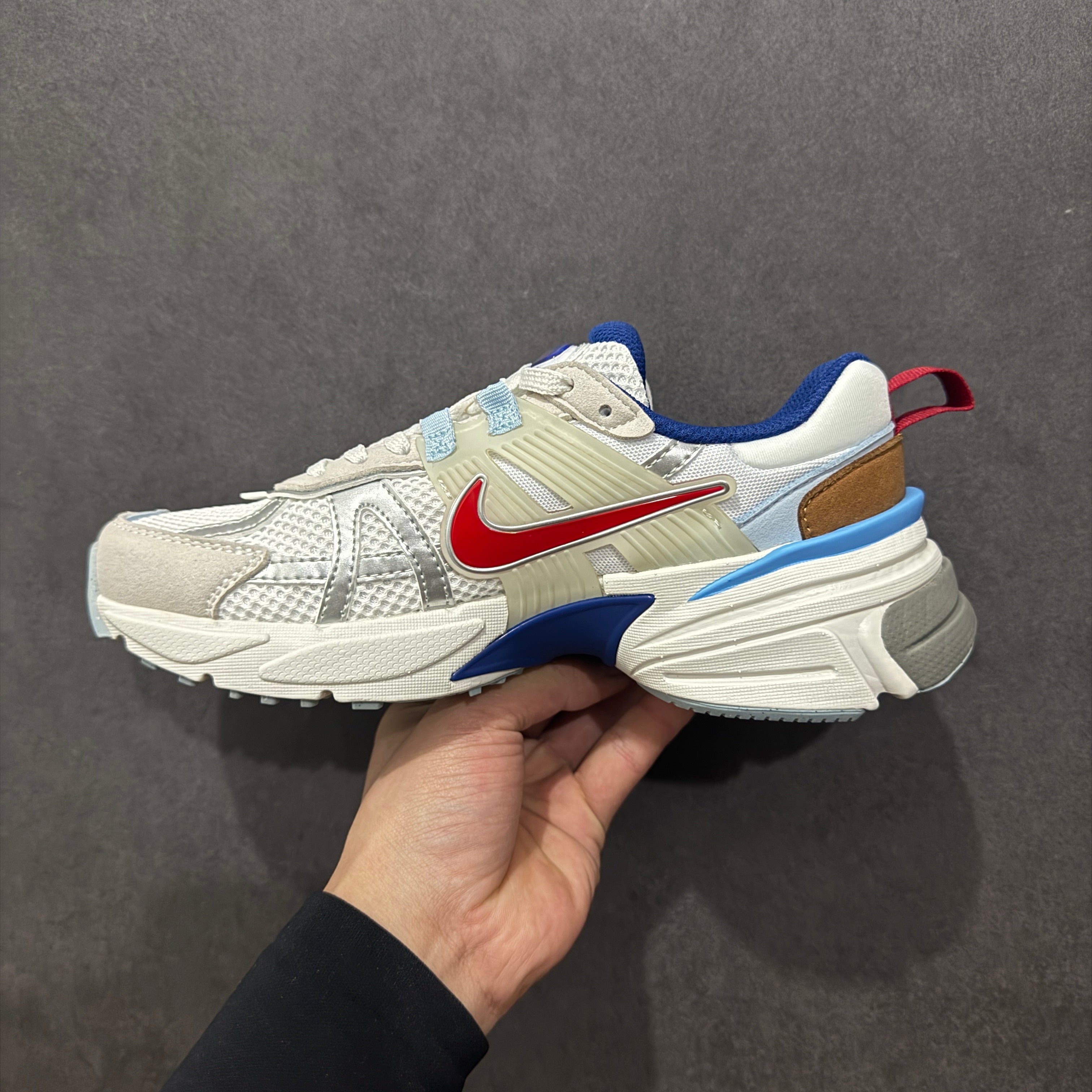 V2K Run Silver Gym Red