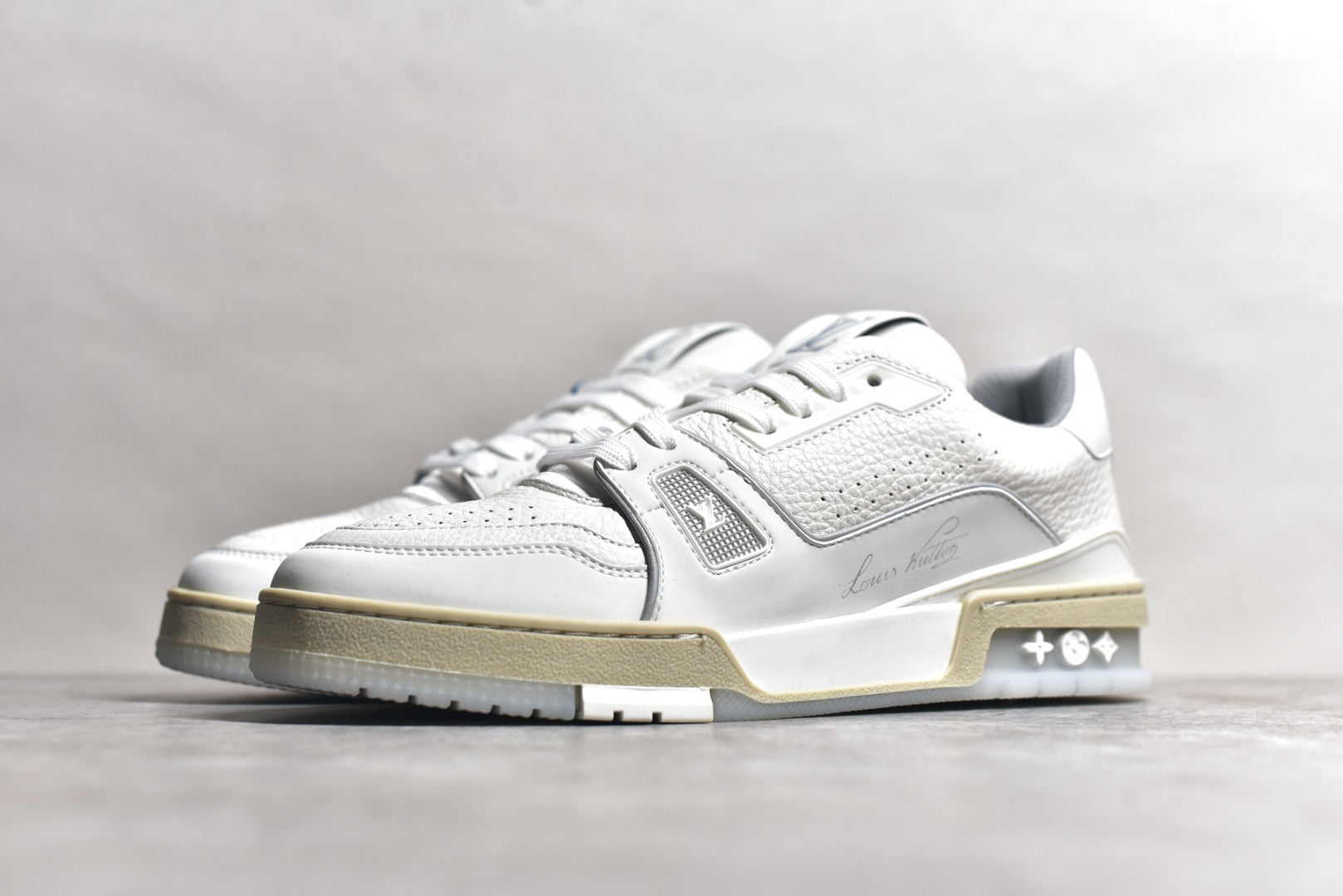 Trainer White and Cream