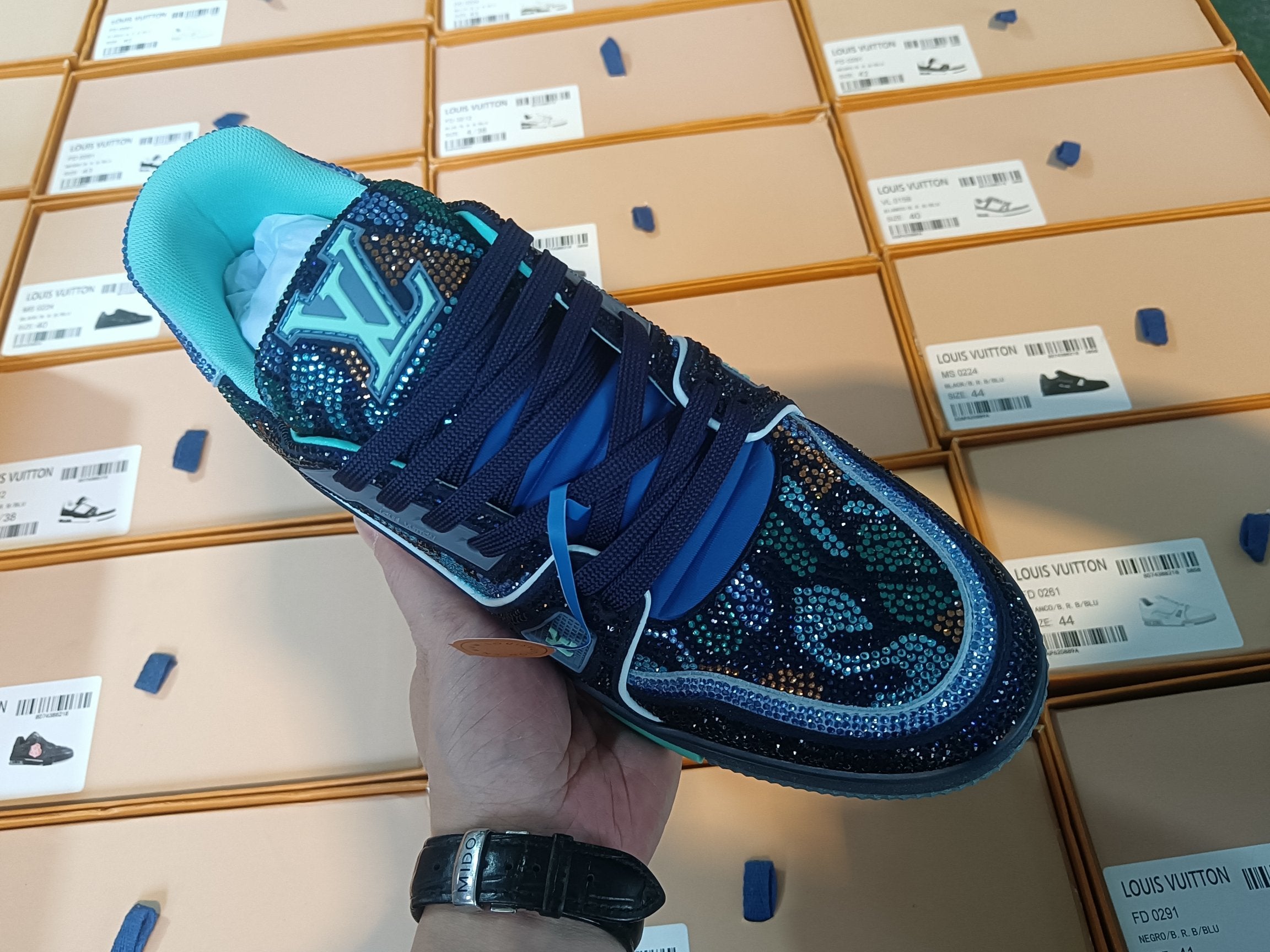Trainer Crystal Blue