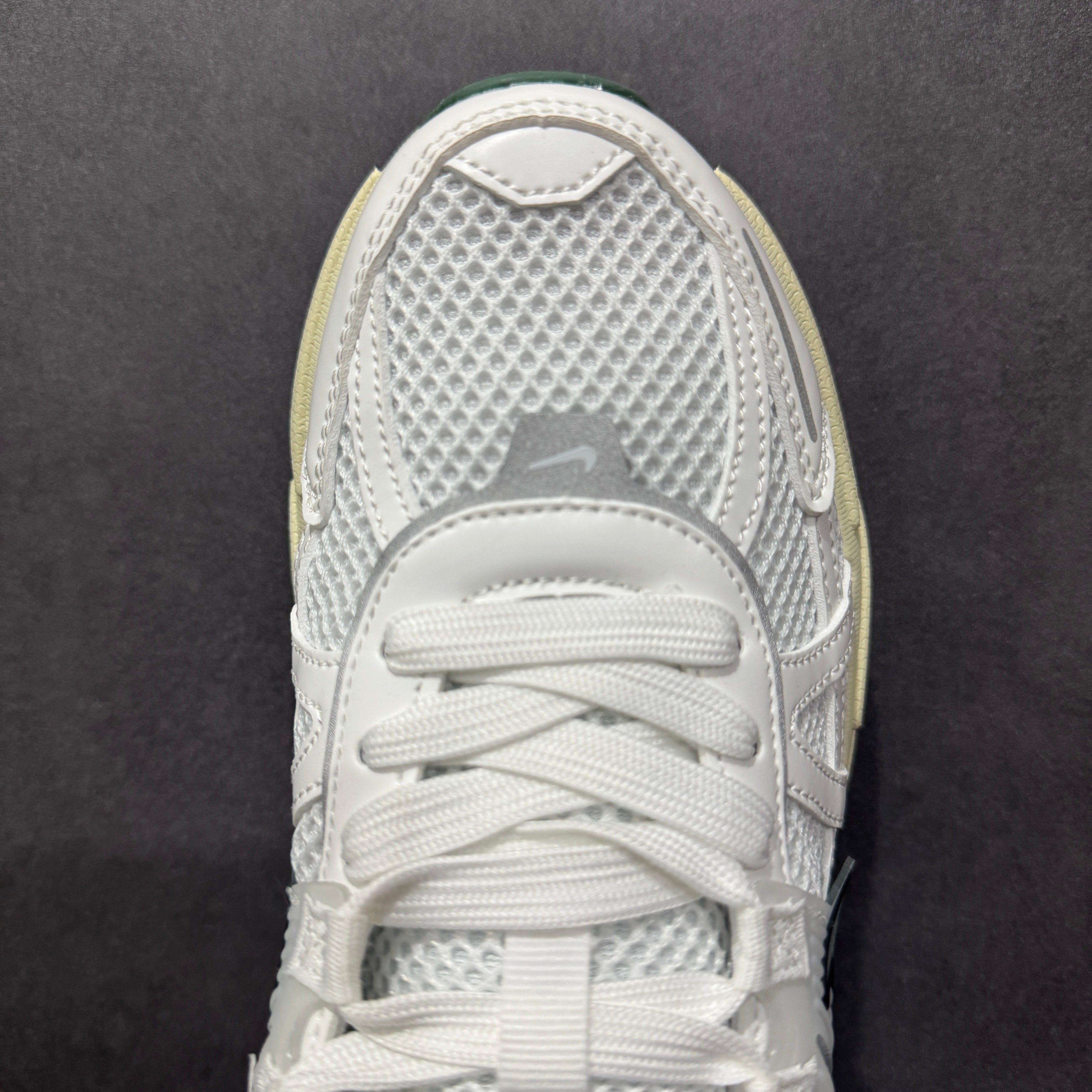 V2K Run Grey Forest Green