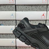 Vomero 5 Black