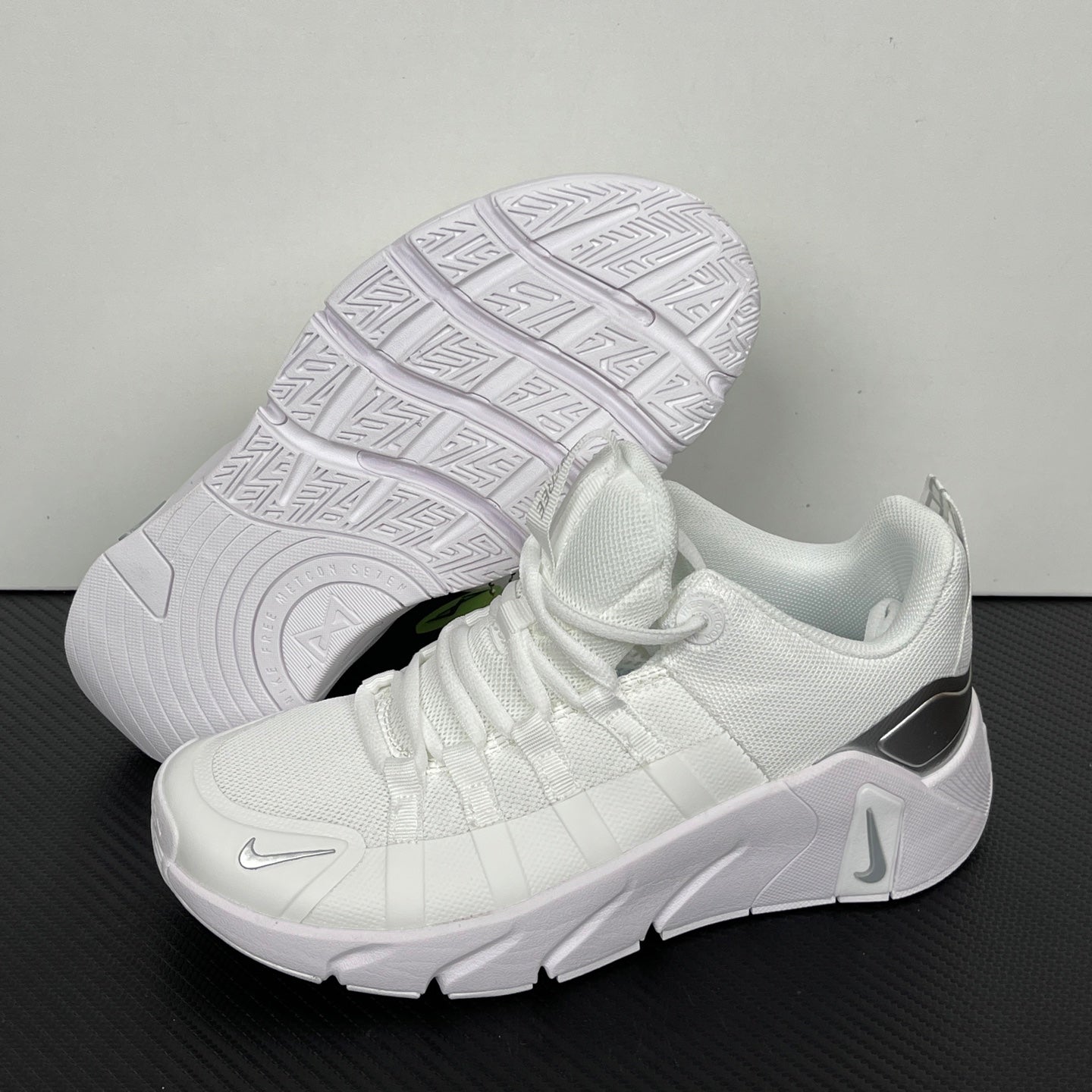 Free Metcon 7 White Silver