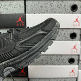 Vomero 5 Black Silver
