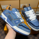 Trainer Blue