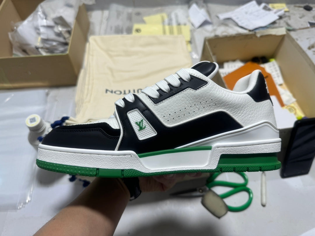 Trainer White and Green