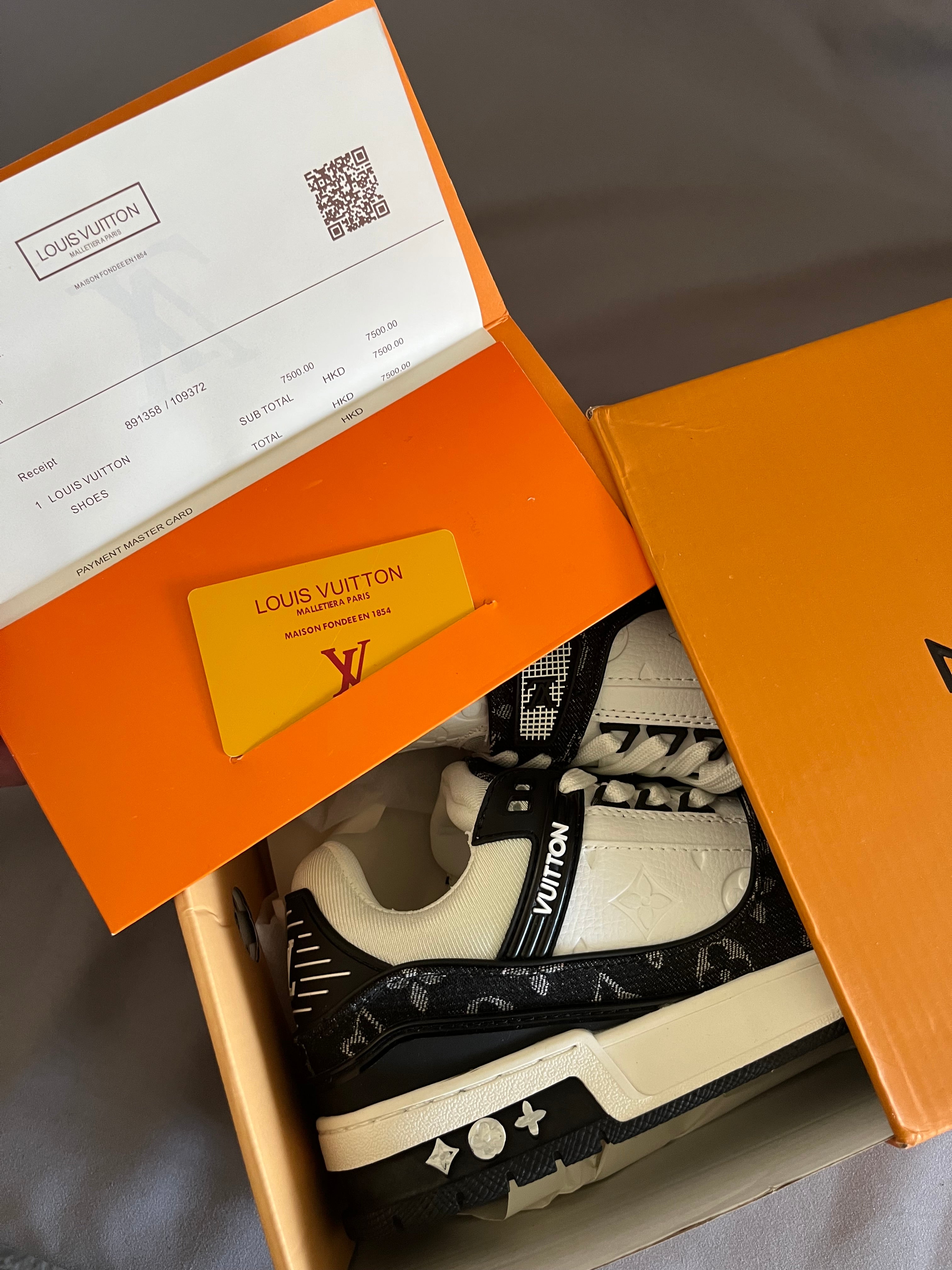 Trainer Black and White Drip Sneakers