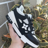 Skate Black and White