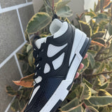 Skate Black and White