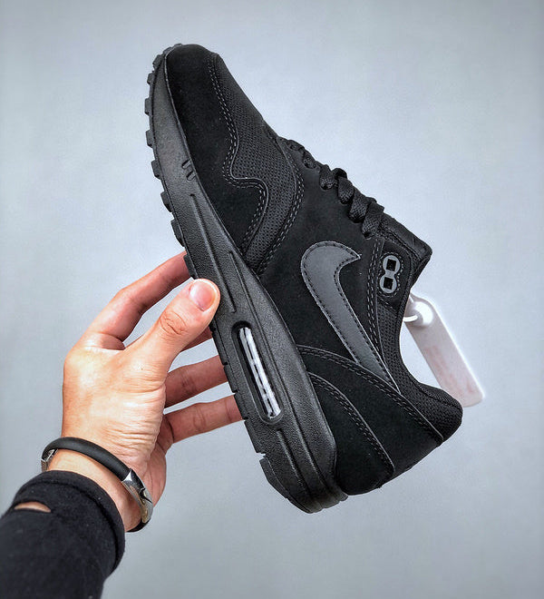 Air Max 1 Triple Black