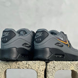 90 Triple Black