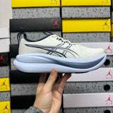 GEL-NIMBUS 28 Grey/White