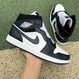 AJ1 MID Black