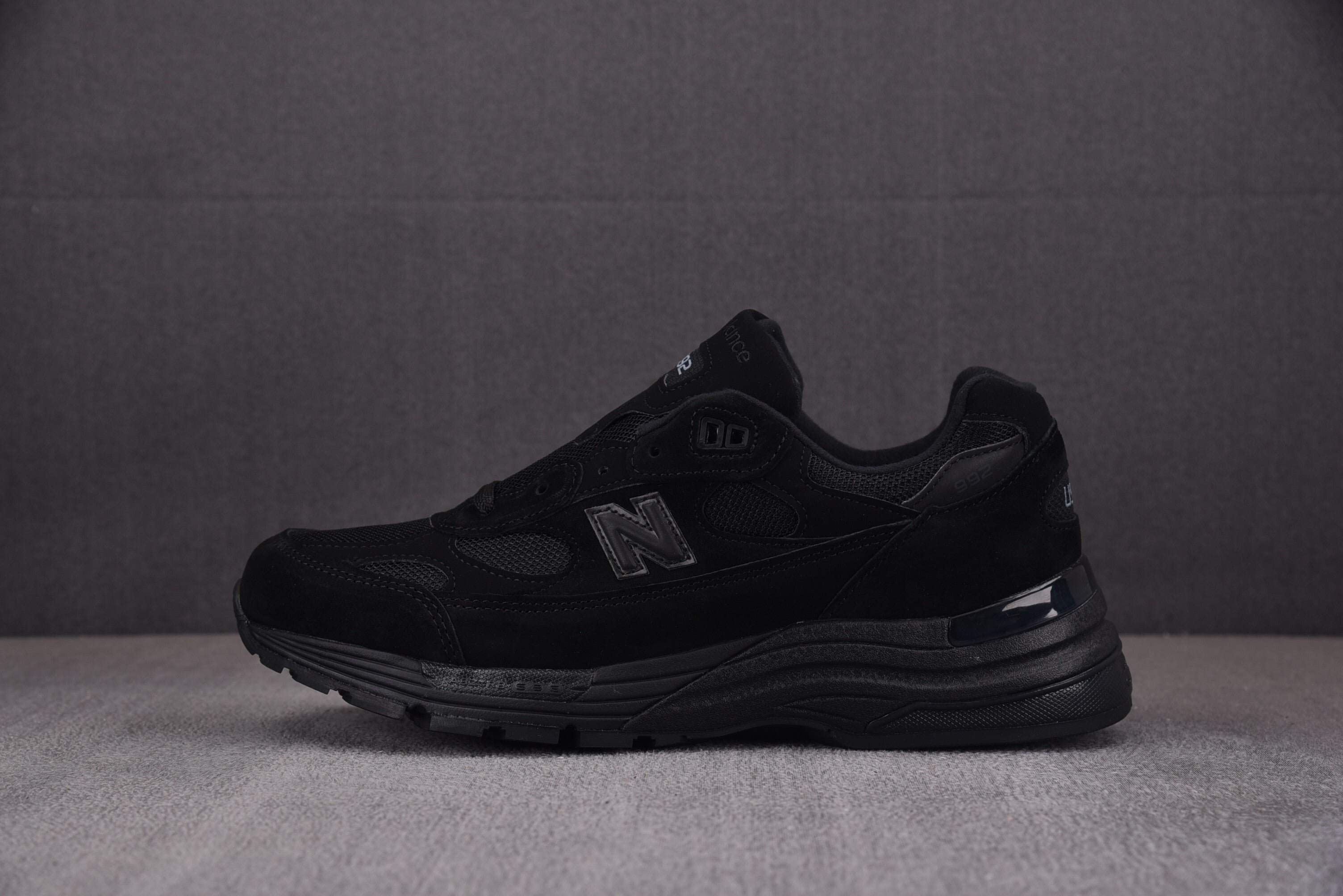 992 Triple Black