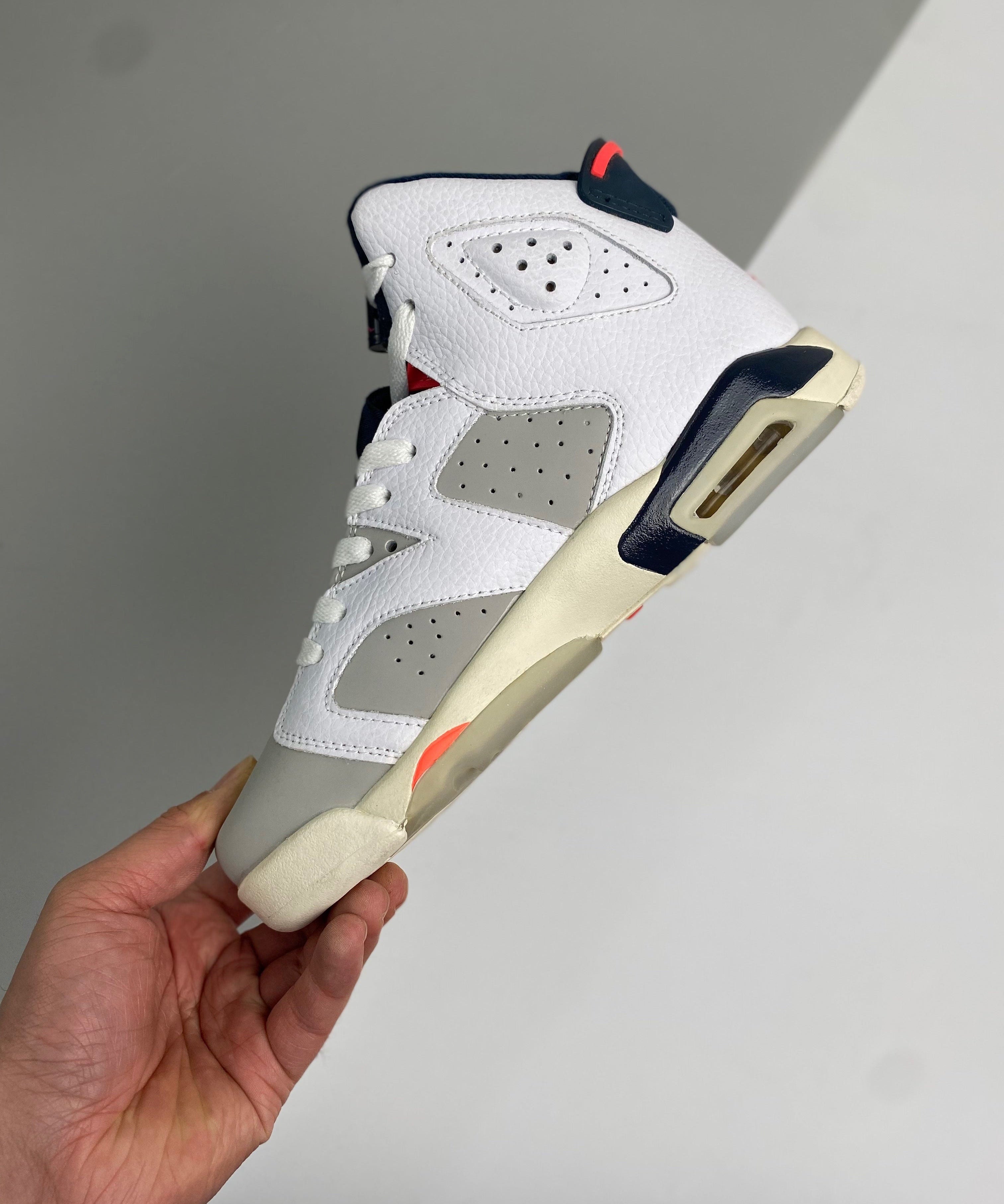 AJ6 Retro Tinker