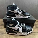 Legacy 312 White Midnight Navy