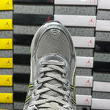 Gel-Kinetic Fluent Silver and Green