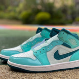 AJ1 MID Sky J Purple