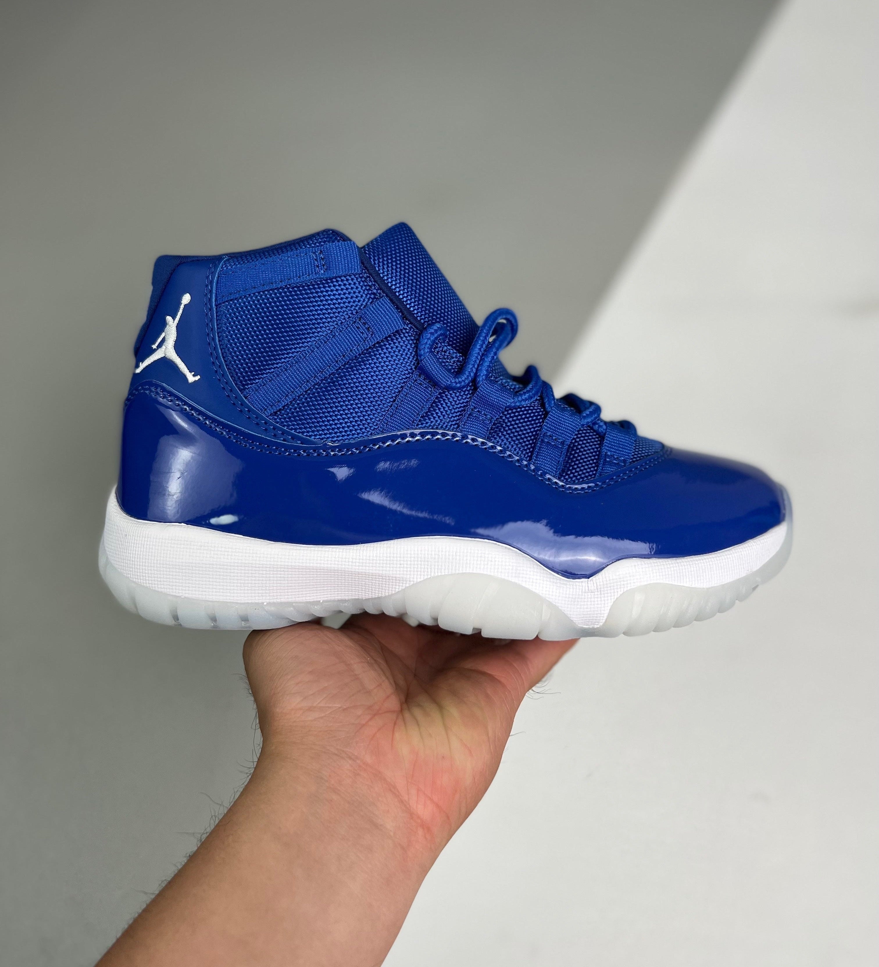 AJ11 Retro High WMNS Barons