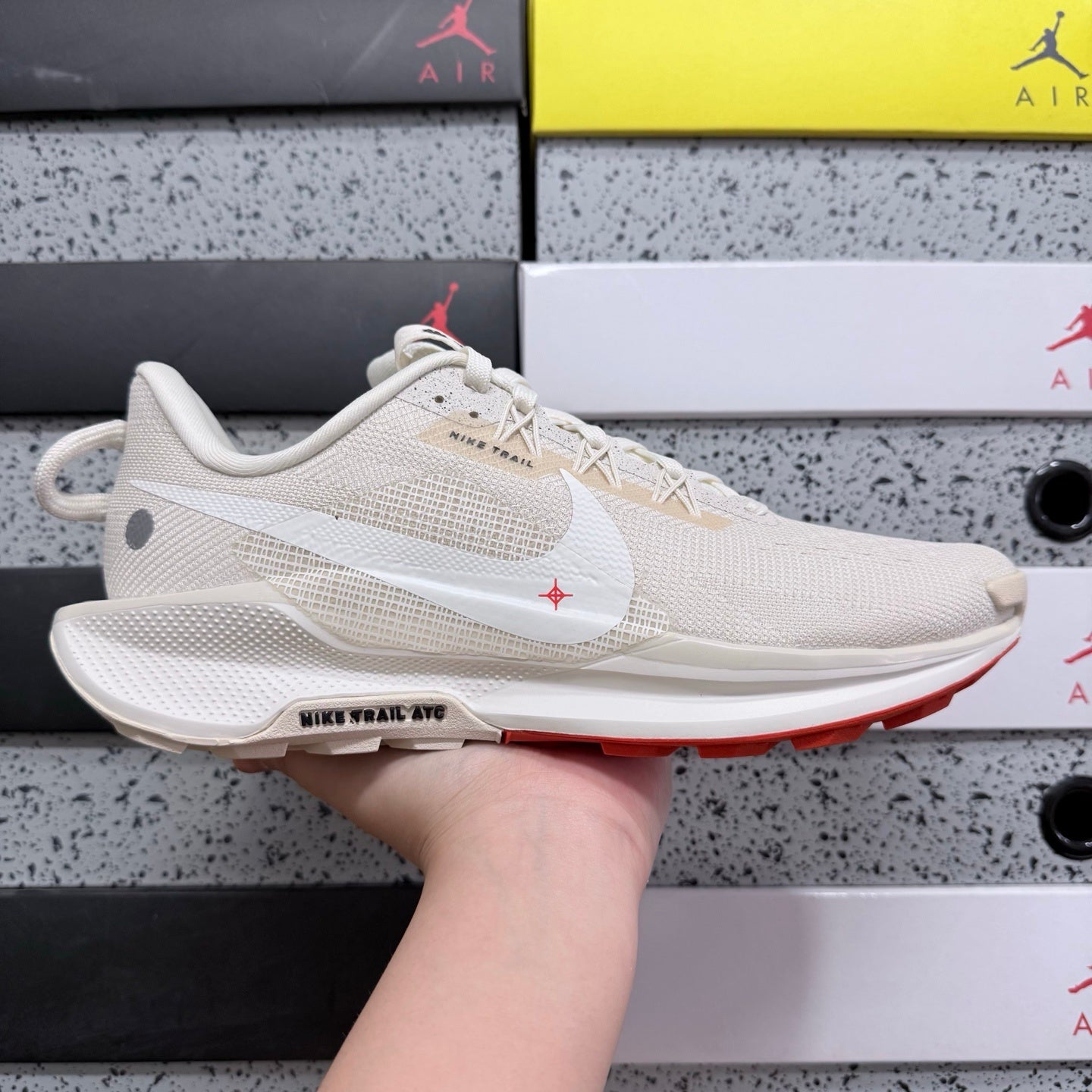 Pegasus Trail 5 Phantom/Picante Red