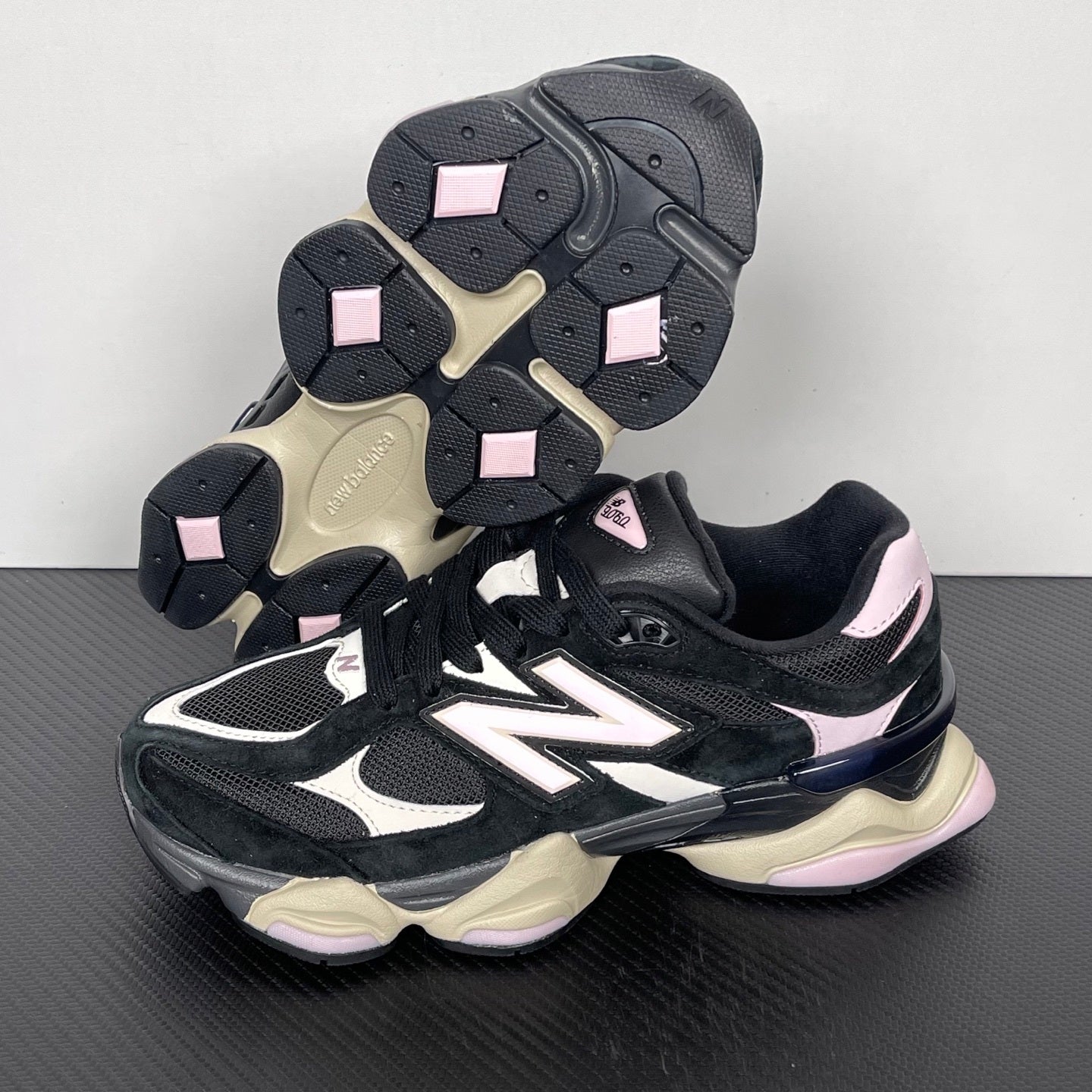 NB 9060 Black Pink