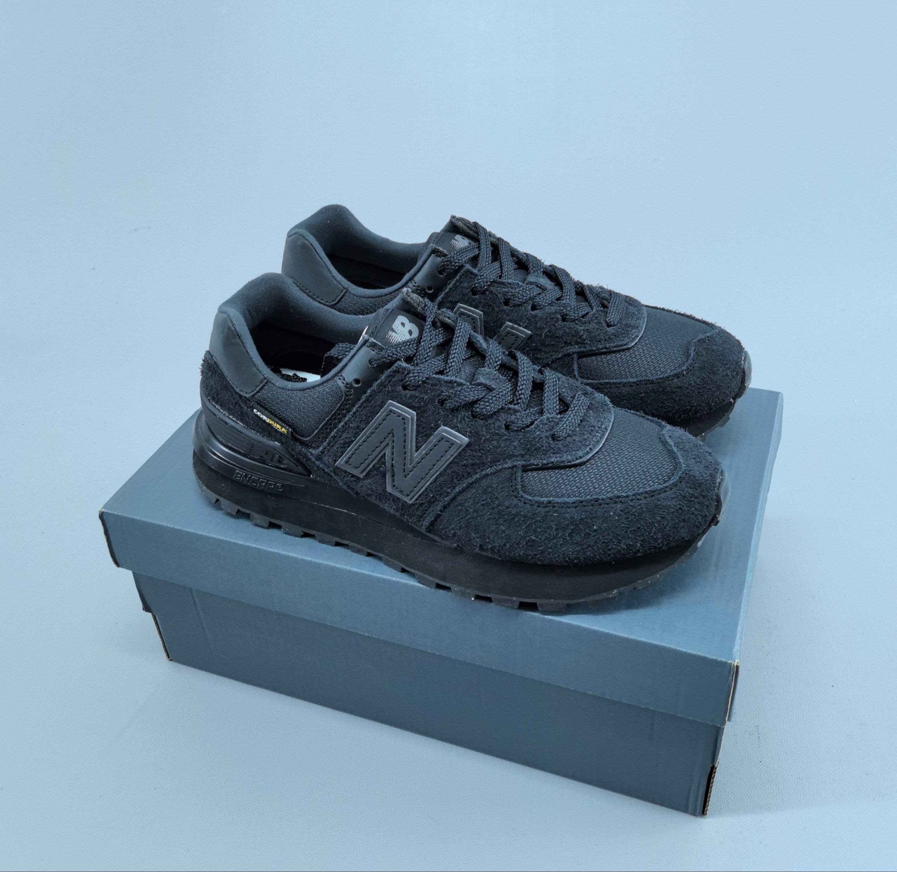 574 All Black