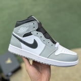 AJ1 MID Light Smoke Grey