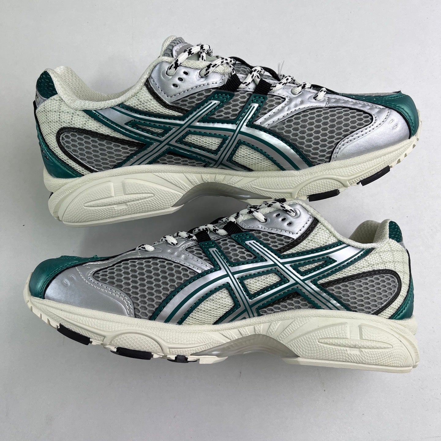 GEL-NIMBUS 10.1 Dark Silver Green Metallic