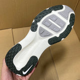 Vomero 18 Black/White