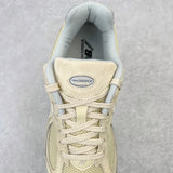 2002R Creme