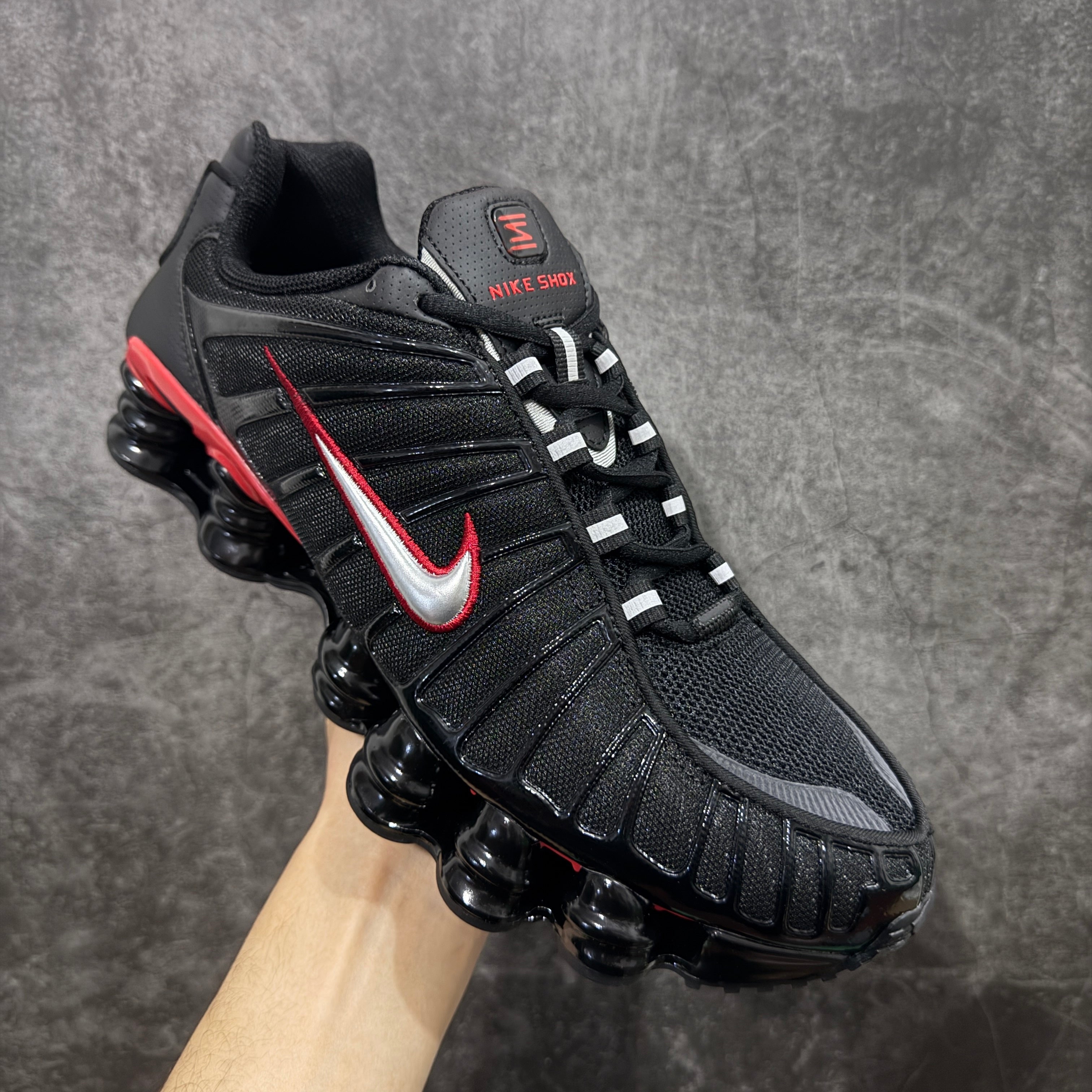 Aware Shox TL Black/Red