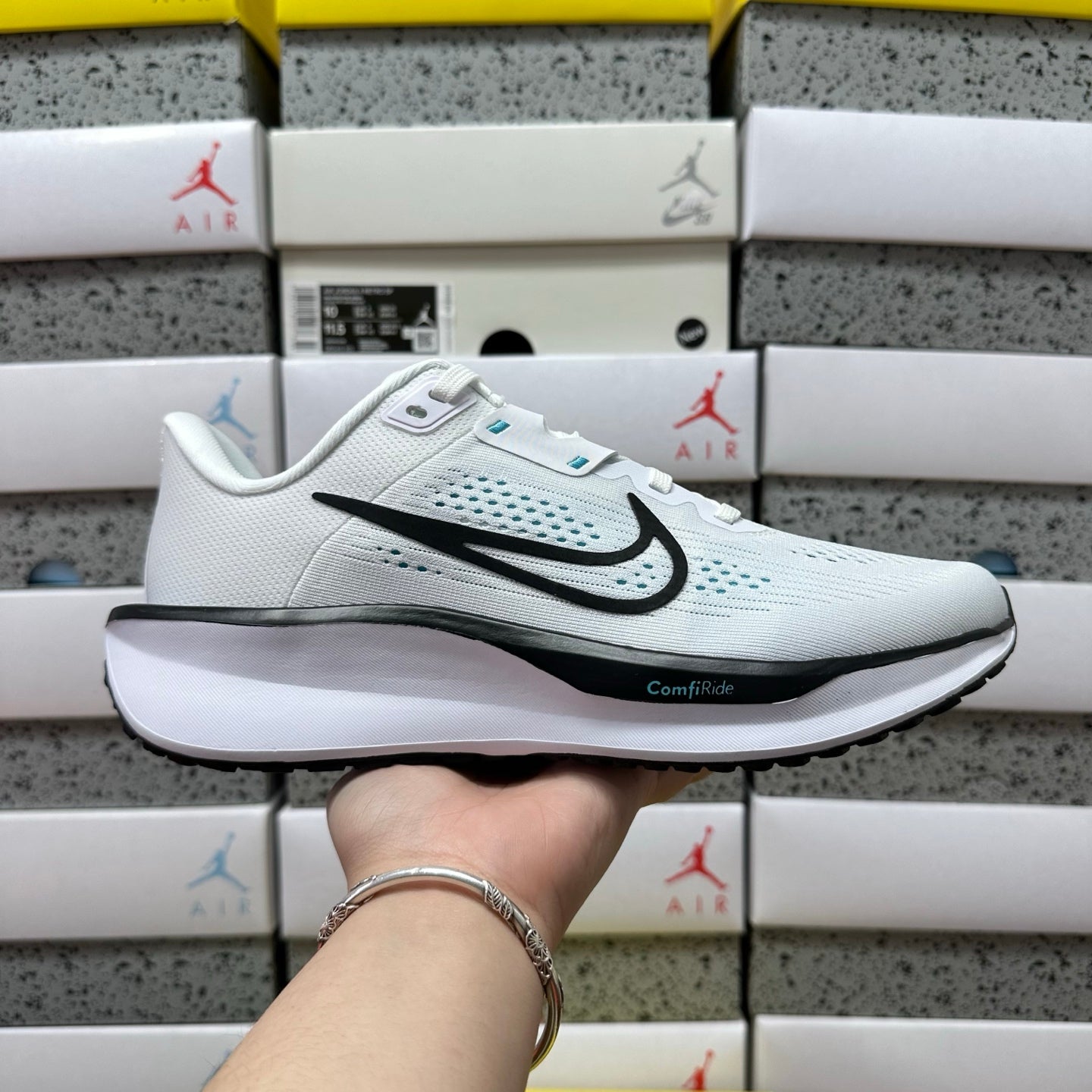 Quest 6 White Dusty Cactus Black