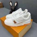 Trainer Orange