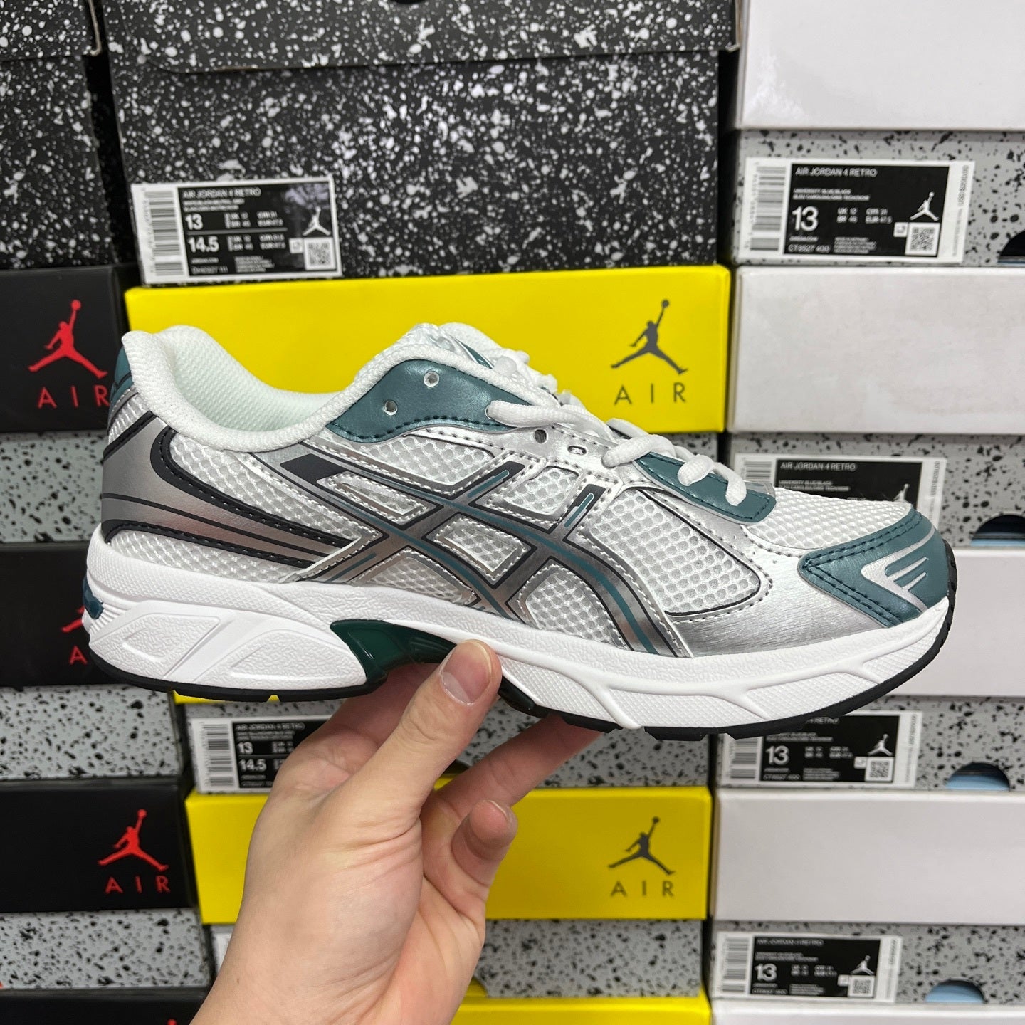 Gel-1130 White/Dark Neptune