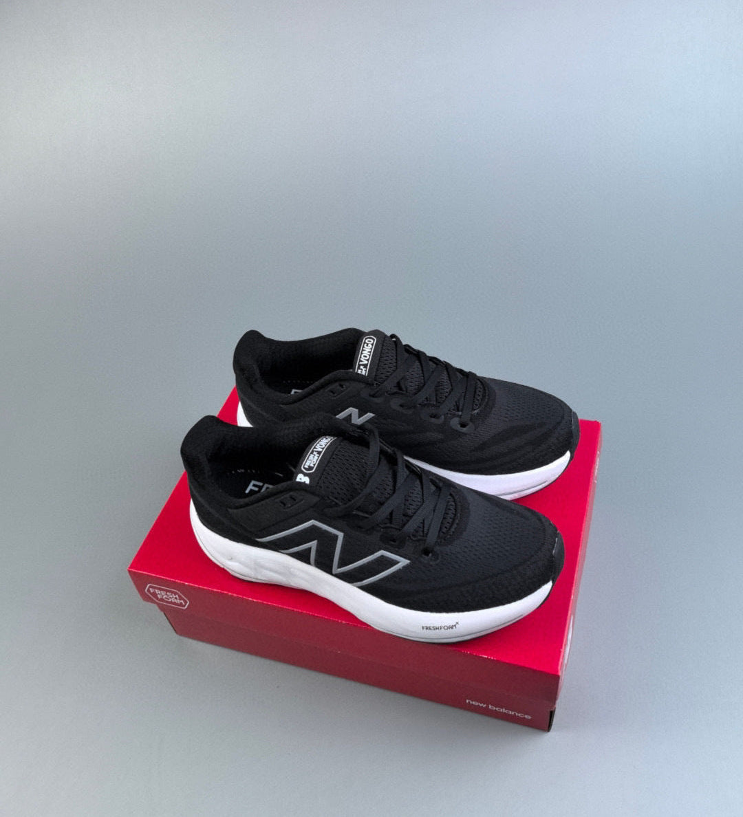 880 Fresh Foam X Vongo v6 Black and White