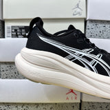 GEL-NIMBUS 28 Black/White