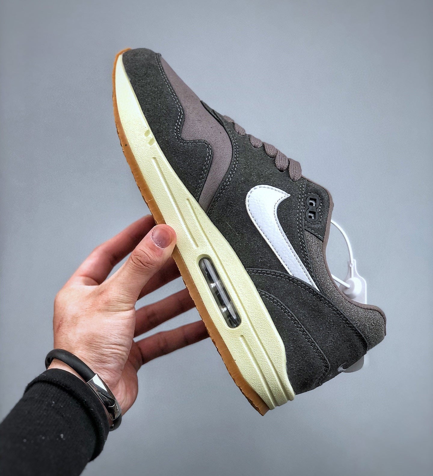 Air Max 1 Premium Crepe Soft Grey