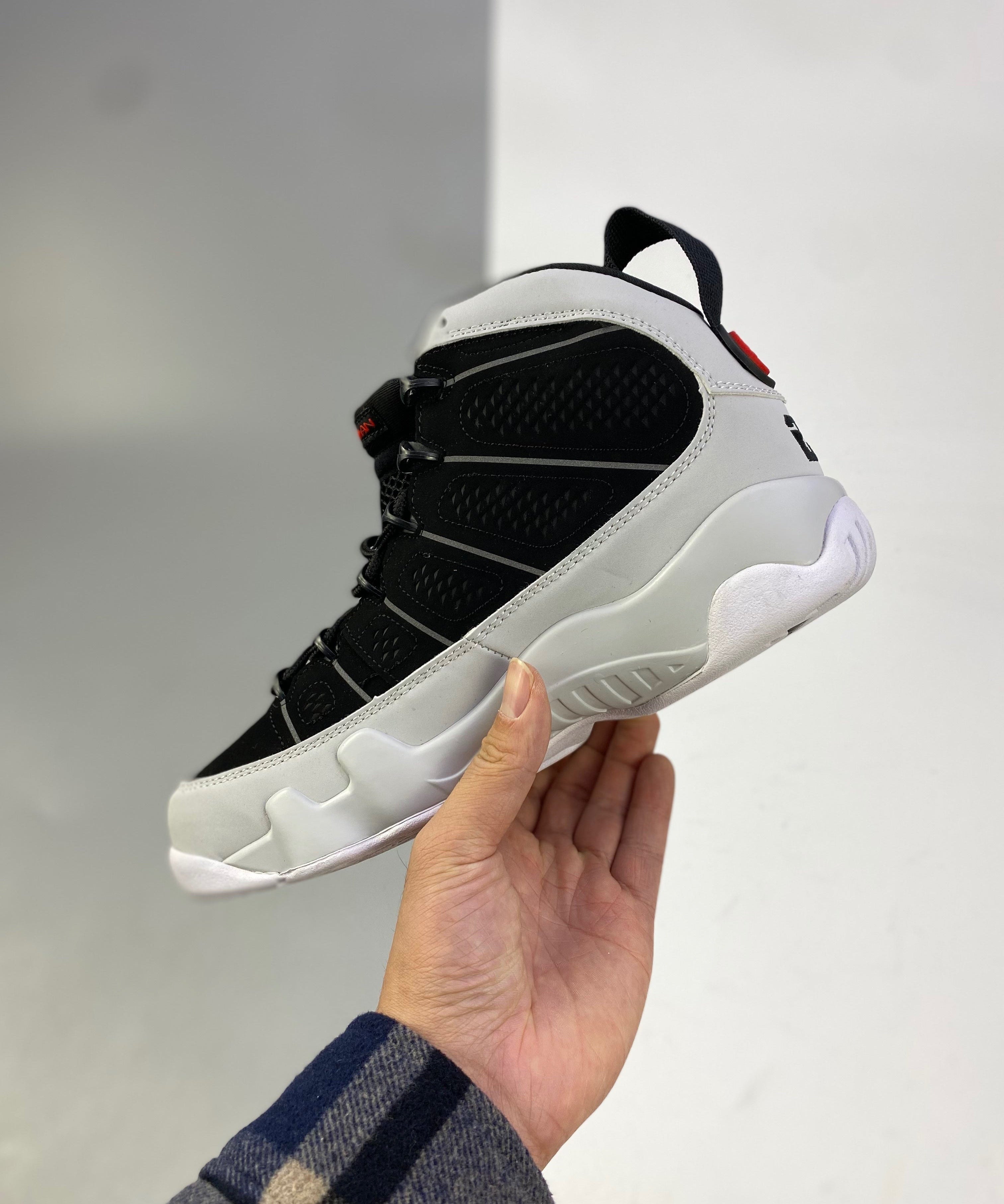 AJ9 Black and White