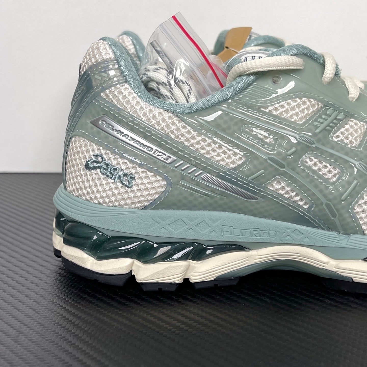 Kayano 14 White / Sage Green