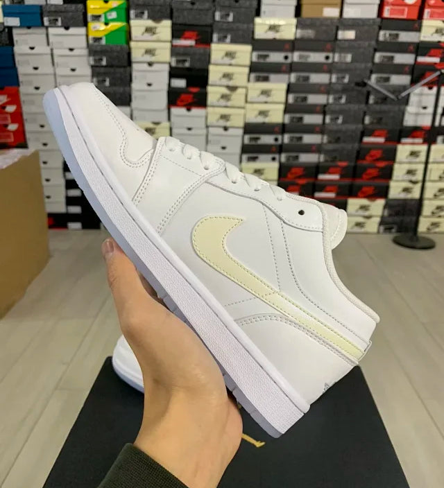 AJ1 Low White