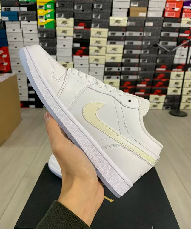 AJ1 Low White
