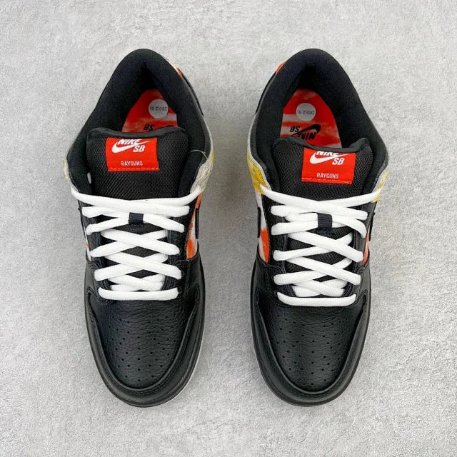 Dunk SB Raygun Tie-Dye Black