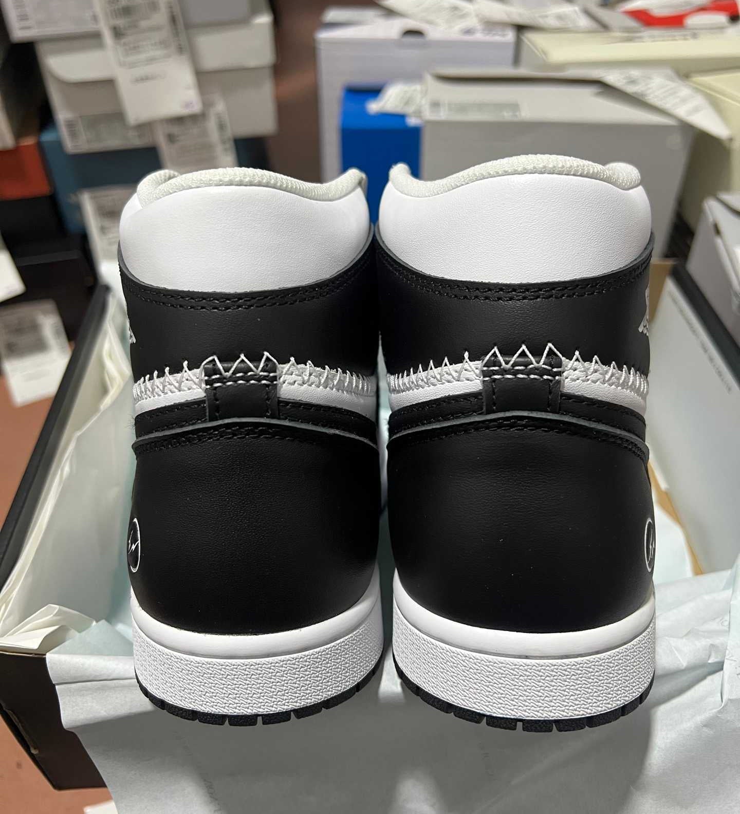 AJ1 High BLACK & WHITE